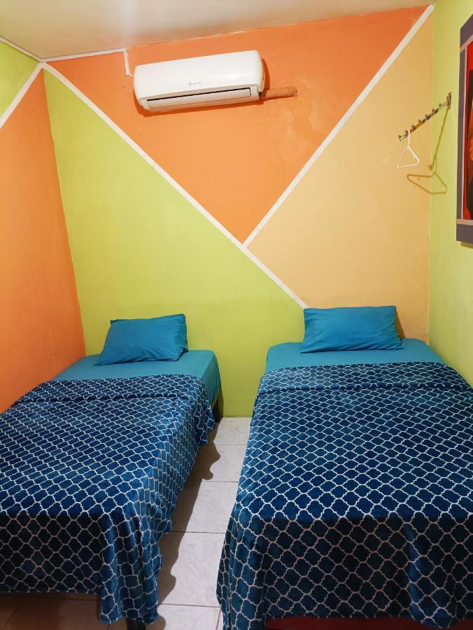 Hostal Venecia -Tu Casa En Manta. Luaran gambar