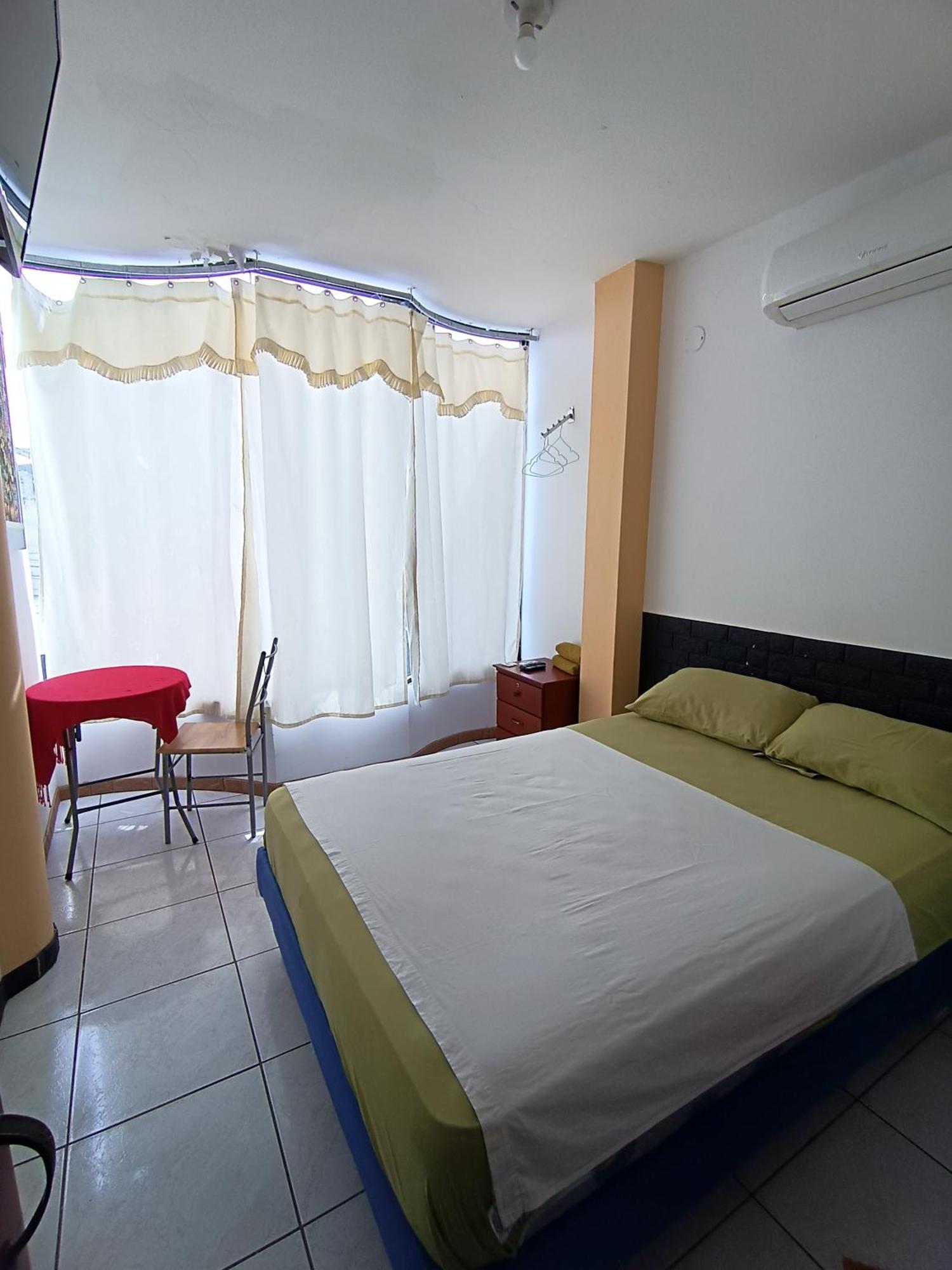 Hostal Venecia -Tu Casa En Manta. Bilik gambar